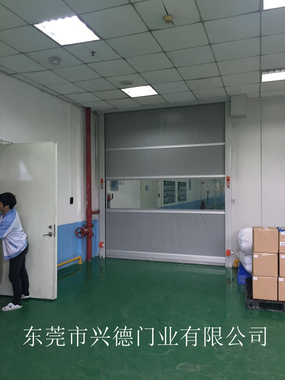 什么生產(chǎn)廠家定做硬質(zhì)快速卷簾門質(zhì)量好？